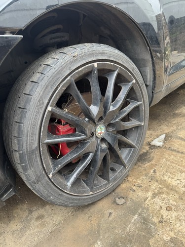Alfa mito inch - alfa,